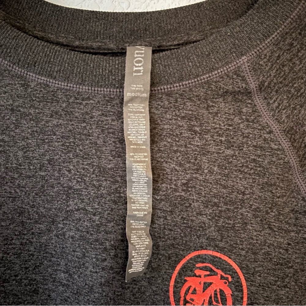 VUORI Long Sleeve Halo Crew Top VW241 Dark Gray Heather Logo - Picture 3 of 11